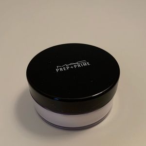 MAC Prep & Prime Transparent Finishing Powder